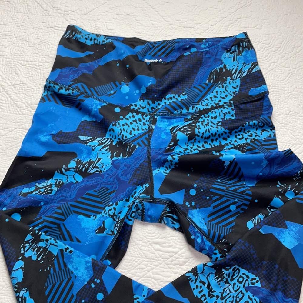 EUC Reebok Crop Leggings—L - Picture 2 of 3